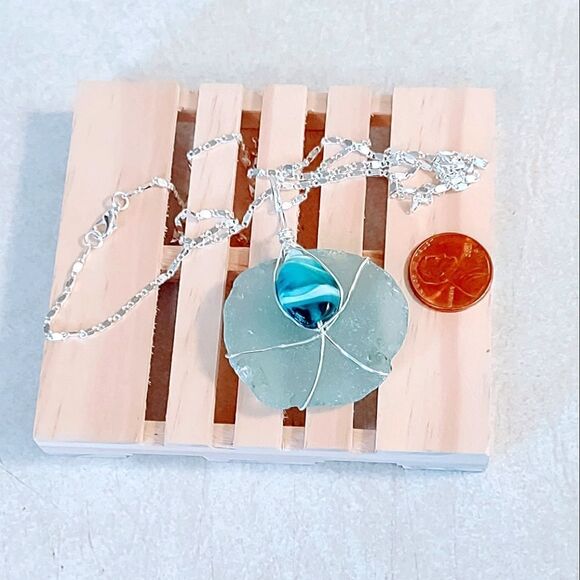 SEA GLASS ON SILVER PLATED CHAIN BEACHY NECKLACE - Picture 6 of 9